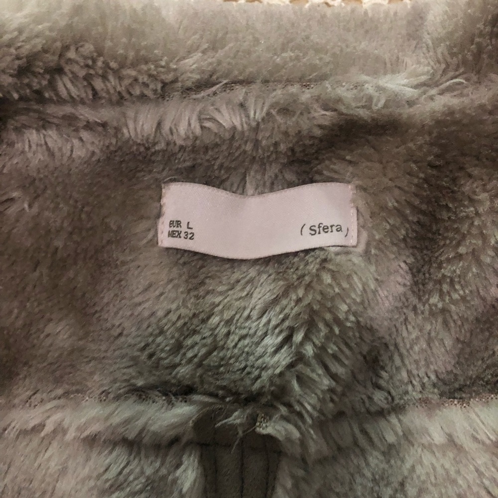 Faux fur vest - Picture 7 of 7